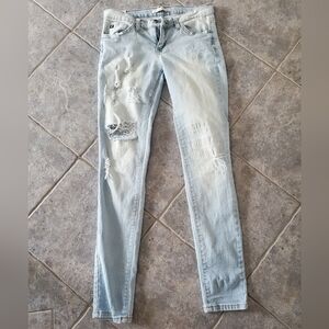 KanCan Lightwash Distressed Skinny Jeans